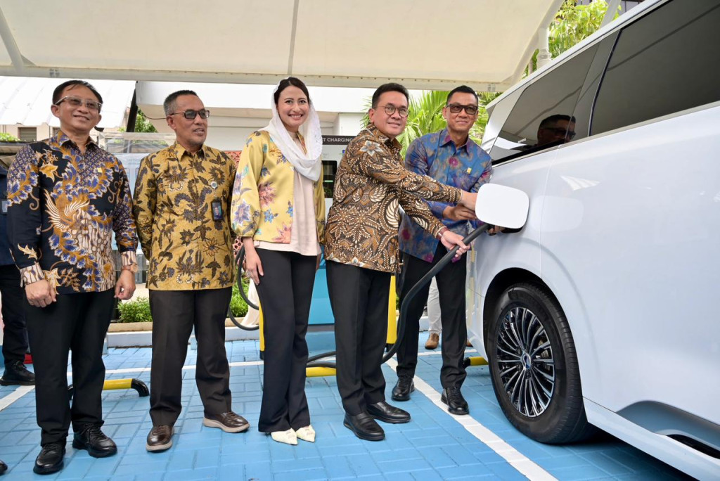 PLN dan Kemendag Resmikan SPKLU Ultra Fast Charging, Dukung Percepatan Ekosistem Kendaraan Listrik