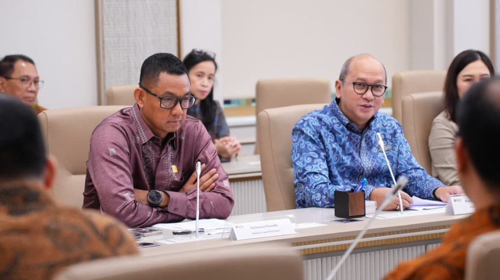 PLN dan Pemkab Sumenep Kerja Sama Kembangkan PLTS 2 MW untuk Terangi Wilayah Kepulauan