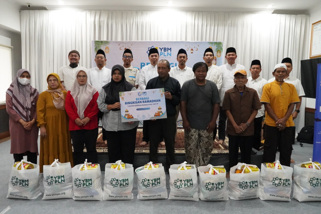 PLN Sumedang Salurkan Santunan Ramadan dari Zakat Pegawai untuk Yatim dan Dhuafa
