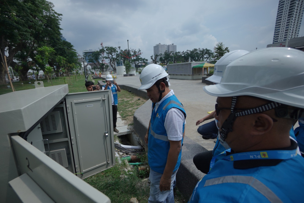 PLN UID Sumatera Utara Pastikan Listrik Andal Jelang Idulfitri 1447 H - GM Tinjau Kesiapan Sistem dan Monitoring Posko