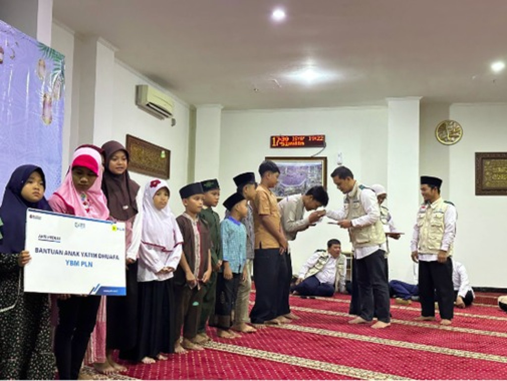 PLN UP3 Karawang Hadirkan Kebahagiaan Ramadhan bagi Guru Ngaji, Marbot, dan Anak Yatim