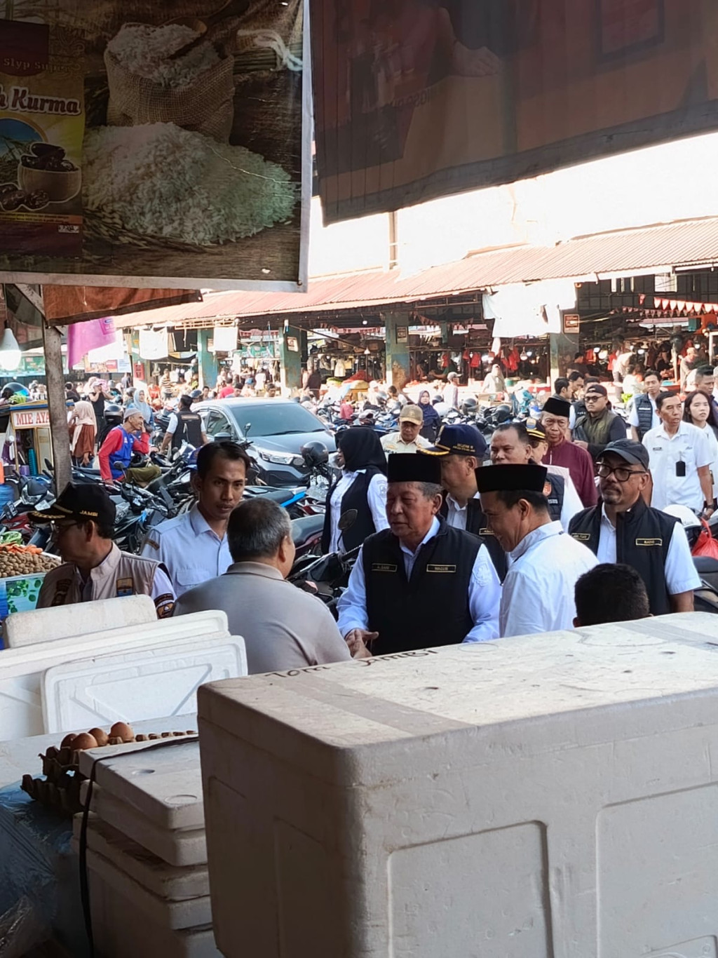 Polda Jambi bersama Satgas Pangan Pantau Harga Sembako di Pasar Angso Duo, Pastikan Stok Aman Jelang Idul Fitri