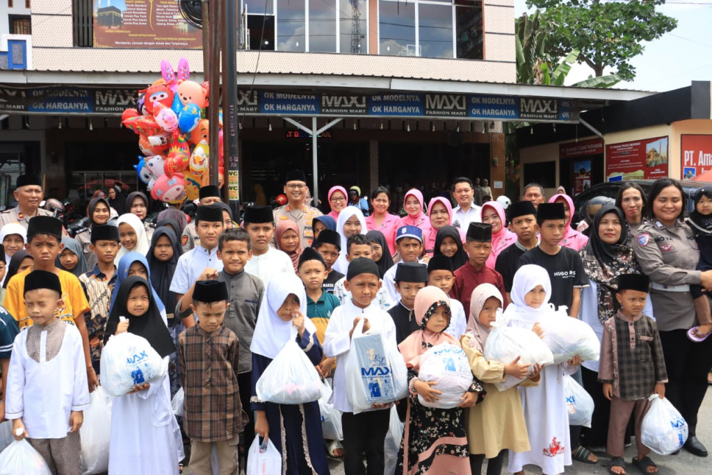 Polres Langkat Ajak 40 Anak Yatim Belanja Baju Lebaran, Wujud Kepedulian di Bulan Ramadhan