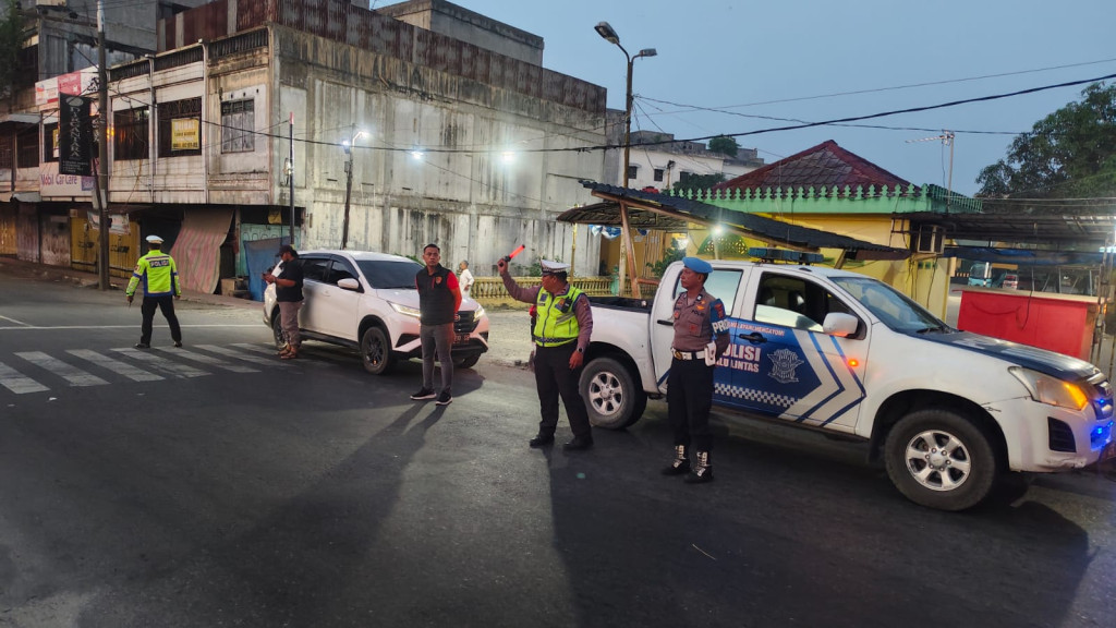 Polres Langkat Gelar Patroli Asmara Subuh di Hari ke -18 Ramadhan, Antisipasi Kenakalan Remaja