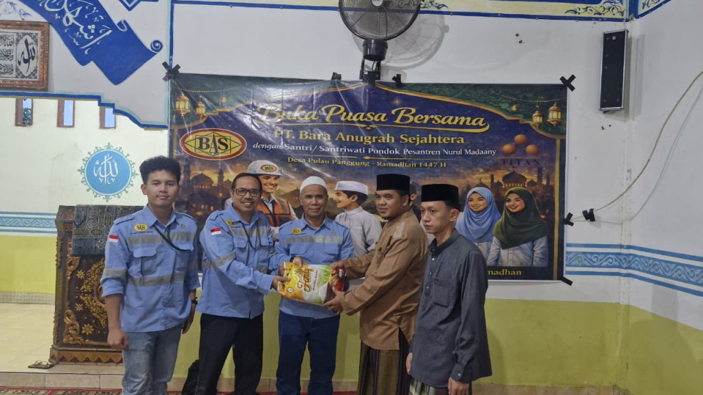 PT BAS Gelar Buka Puasa Bersama Santri Pesantren Nurul Madani di Muara Enim