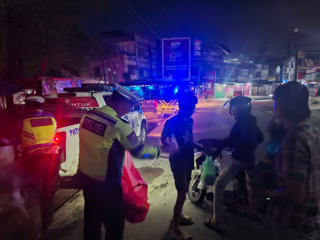 Ramadhan Penuh Berkah, Polres Langkat Gelar Sahur On The Road dan Safari Shalat Subuh