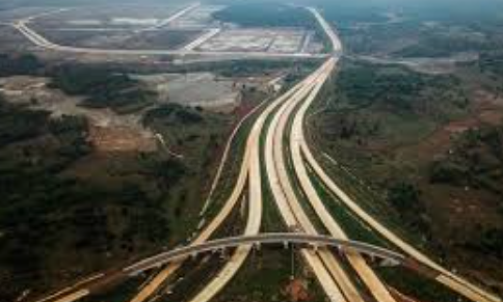 Resmi Dibuka, Tol Japek II Selatan Jadi “Jalan Rahasia” Pemudik Hindari Macet