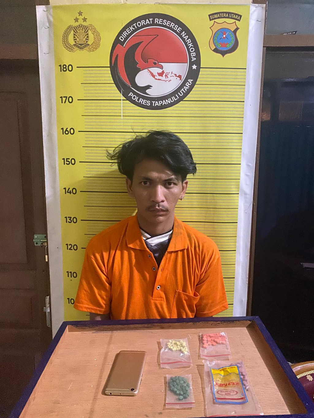 Sat Narkoba Polres Taput Kembali Berhasil Mengamankan Bandar Narkoba 114 Butir Pil Ekstasi di Sita.