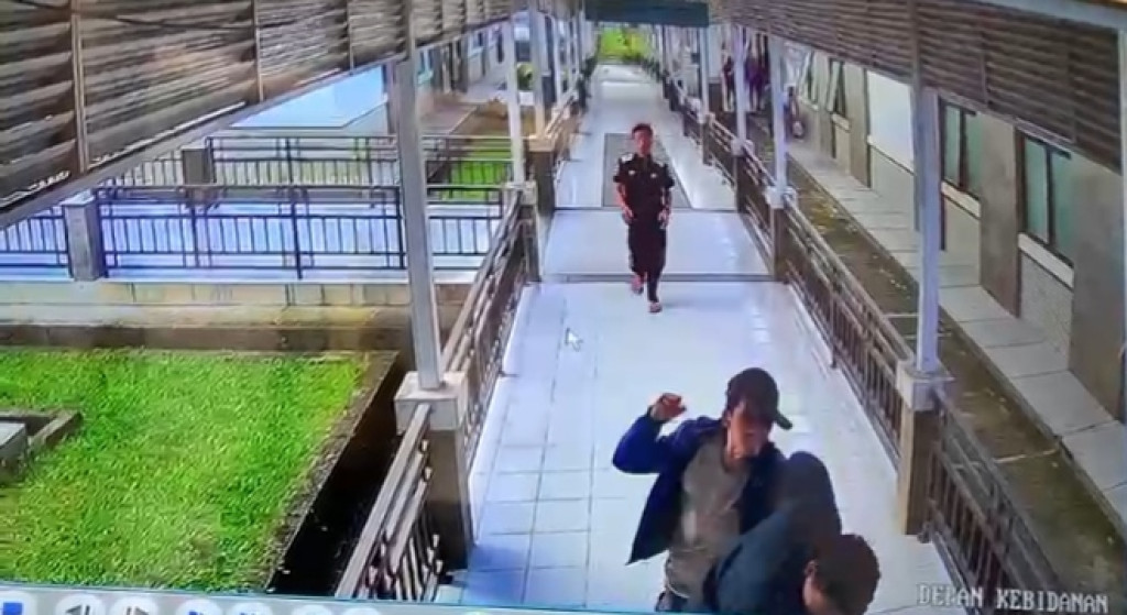 Satpam RSUD Besemah Dianiaya Keluarga Pasien Usai Ditegur Soal Jam Besuk, Aksi Terekam CCTV