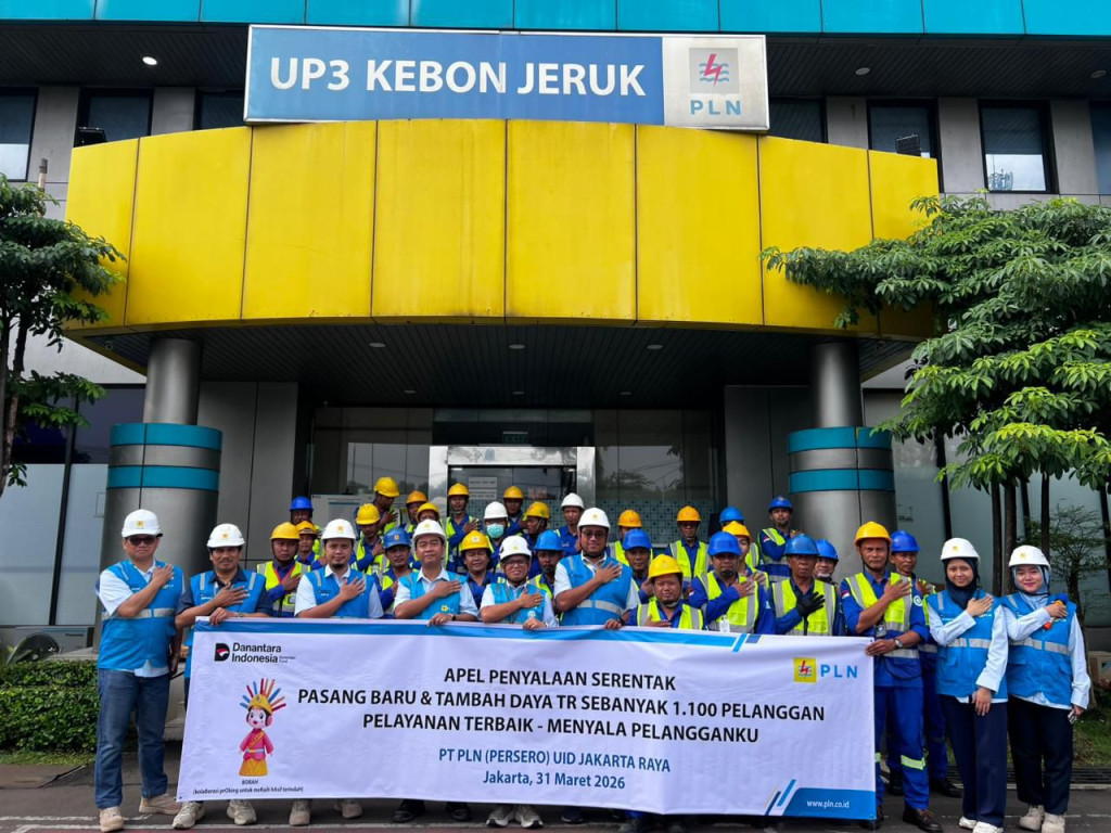 Serentak Nyalakan Terang! PLN UID Jakarta Raya Layani 1.100 Pelanggan Lewat Pasang Baru dan Tambah Daya