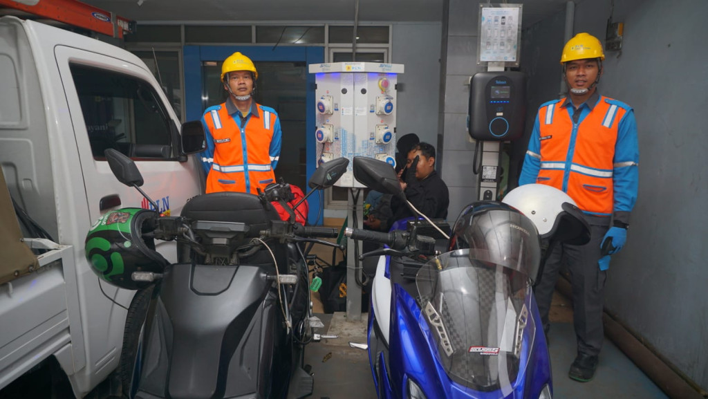 SPKLU Nagreg Jadi Andalan Pemudik, PLN Pastikan Kendaraan Listrik Tak Kehabisan Daya