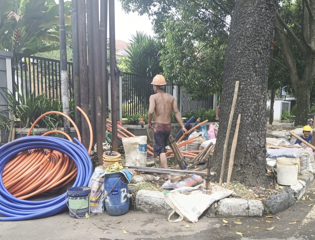 Tegas! Farhan Ultimatum Apjatel Tuntaskan Pekerjaan