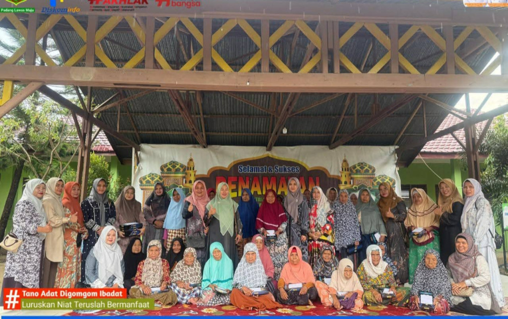 TP PKK Kabupaten Palas Santuni Ibu-ibu Lansia di Sibuhuan