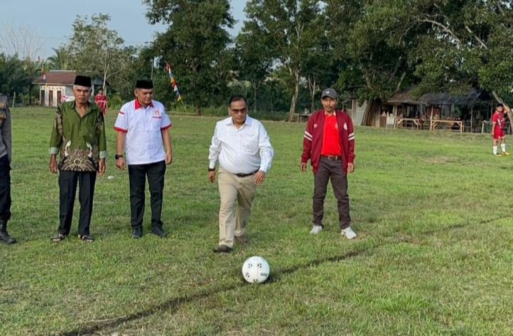 Turnamen Sepak Bola Open Resimga Cup III Tahun 2026 Resmi Dibuka di Desa Sipaho Kecamatan Halongonan