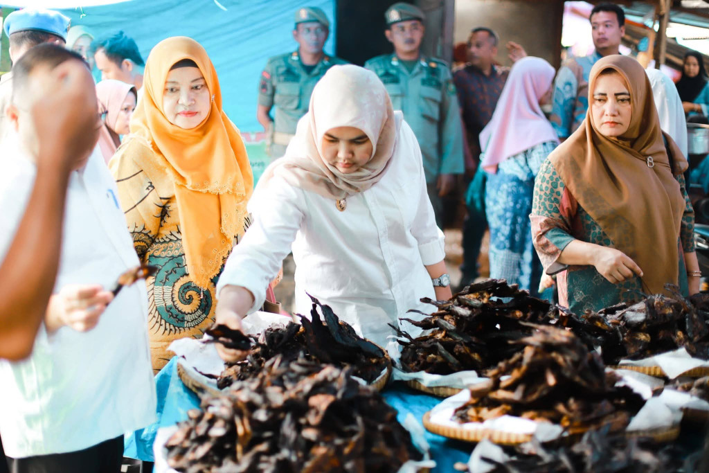 Wabup Madina Tindak Lanjuti Pesan Presiden untuk Pantau Harga Sembako