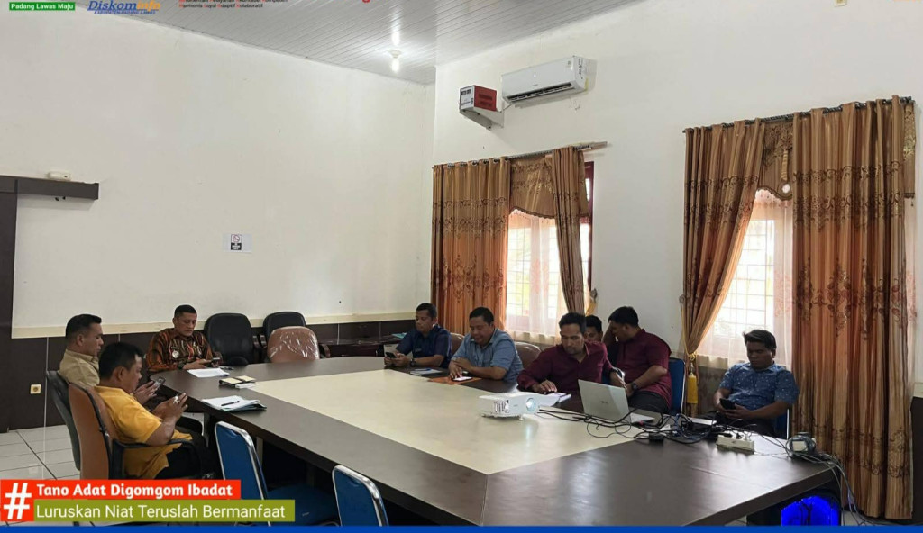 Wabup Palas AFN Menyerahkan Bantuan Kepada Korban Bencana Alam di Provinsi Sumut, Aceh dan Sumbar Tahun 2025 Melalui Zoom Meeting