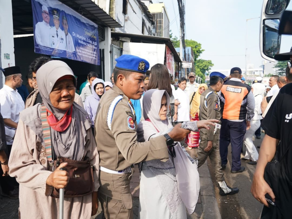 Wali Kota Jaktim Lepas Mudik Gratis 250 Penyandang Disabilitas Netra, Tujuan Jateng–Jabar–Yogyakarta
