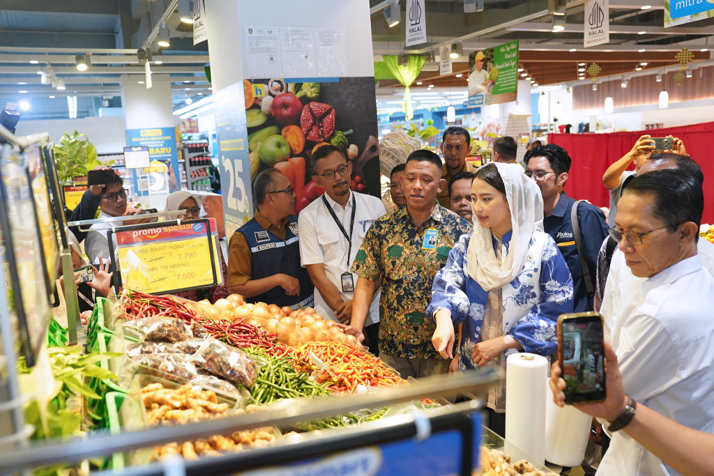 Wamendag Tinjau Stok Bapok di Hypermart Nagoya Hill Batam, Harga Relatif Stabil Jelang Lebaran