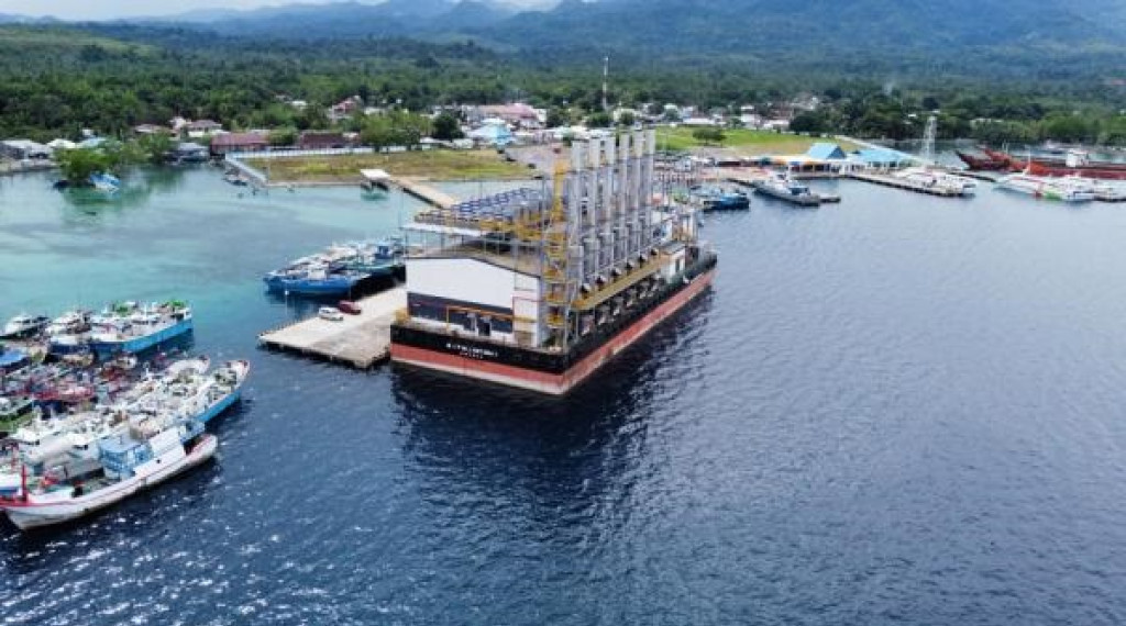 Kapal Pembangkit Listrik BMPP Nusantara 1 Jaga Keandalan Listrik di Maluku
