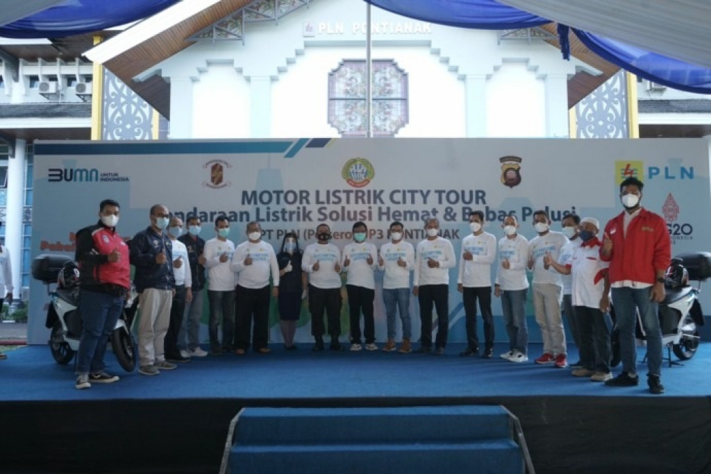 PLN Kalbar Gelar Motor Listrik City Tour sebagai Kampanye Electrifying Vehicles