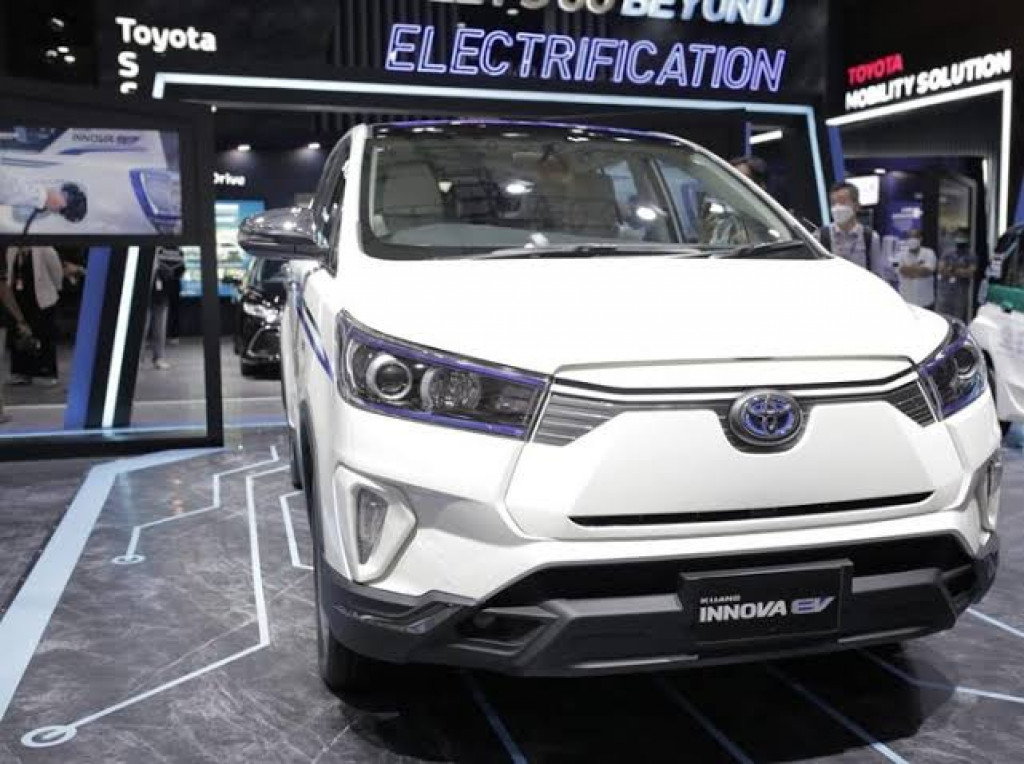Siap-siap! Toyota Kijang Innova Bakal Hadir Versi Listrik di RI