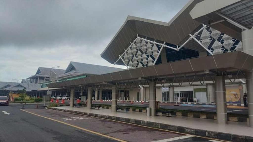 Bandara Sam Ratulangi Manado Beroperasi Normal Setelah Ditutup Abu Vulkanik