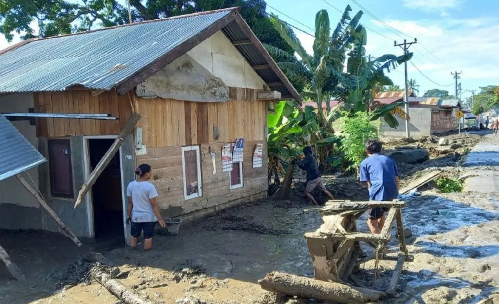 Banjir Bandang Rendam 91 Rumah Warga Desa Sambo