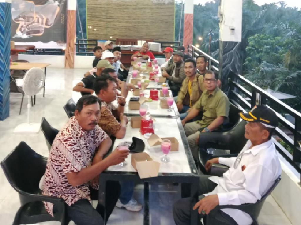 Pererat Silaturahmi, PLN ULP Perdagangan Gelar Buka Puasa Bersama Wartawan di Cafe 007e