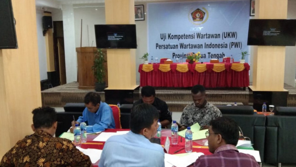 Pj Gubernur Papua Tengah Buka UKW Perdana di Nabire