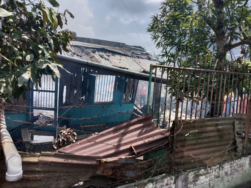 Satu Unit Rumah Hangus Dilalap Api di Kampung Jawa, Perdagangan