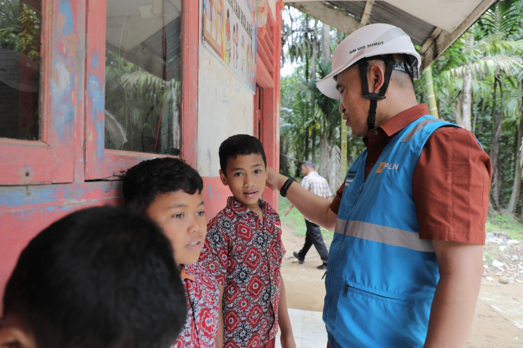 April Ini, Unte Makmur Resmi Punya Listrik PLN