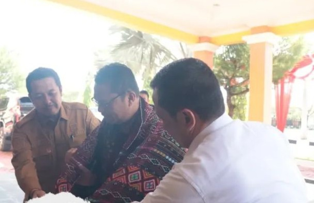 Bupati Paluta. Menerima Kunjungan Kerja Tim BPK RI Perwakilan Sumatera Utara.