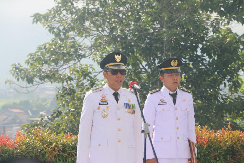 Bupati Taput Pimpin Upacara Peringatan Hari Otonomi Daerah ke - XXX