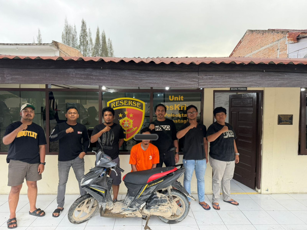 Curi Septor Warga Diteras Rumah ,Kokok Dijemput Polisi Selagi Tidur Didalam Gubuk