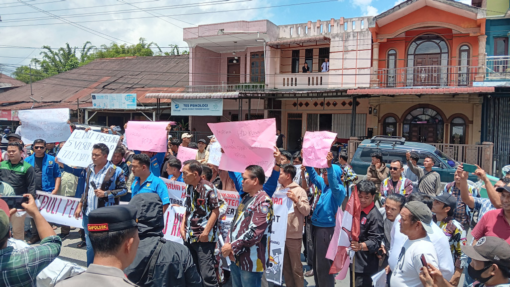 Demo FPPKH, Tuntut Copot Kapolres Dairi, Kasat Narkoba dan Kasat Reskrim