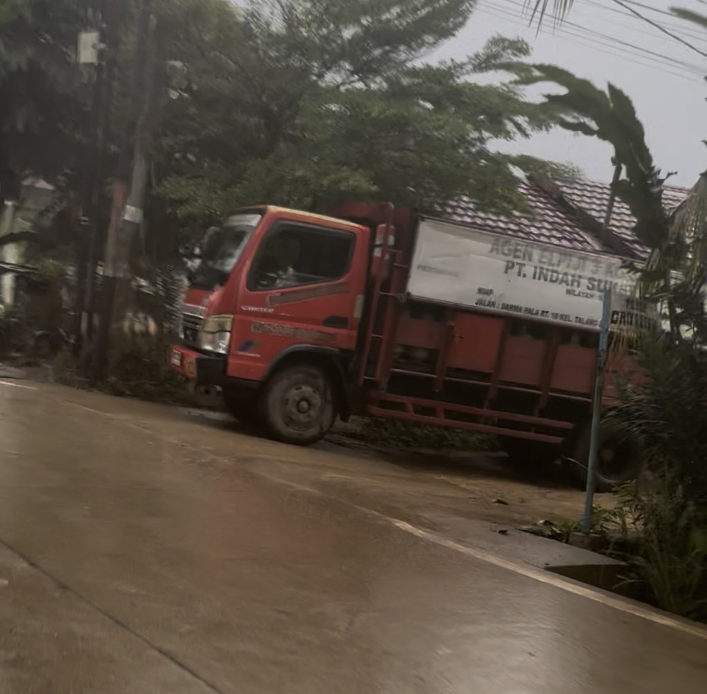 Diduga PT Indah Sukses Abadi Bongkar Gas Melon 3 KG Bukan di Pangkalan Resmi