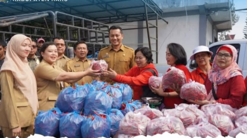 Dorong  Ekonomi Petani,Dewan KORPRI Kabupaten Karo Adakan Aksi Beli Hasil Panen.
