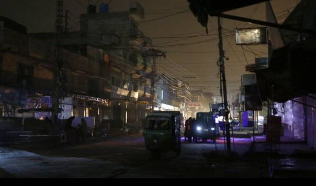 Harga Energi Melonjak, Pakistan Batasi Listrik Hingga Dua Jam Tiap Malam