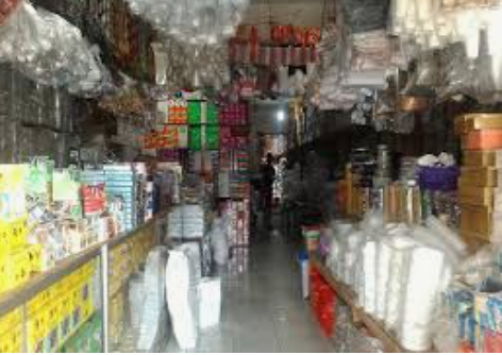 Harga Plastik Melonjak Tajam, Pedagang Kecil Mulai 'Sesak Napas'