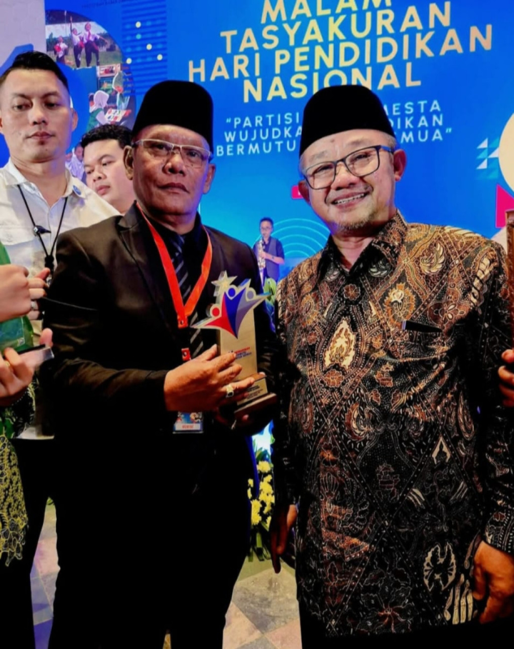 Kadis Pendidikan Turut Prihatin dan Berduka cita Akan Meninggalnya Siswa SMAN 1 Simanindo