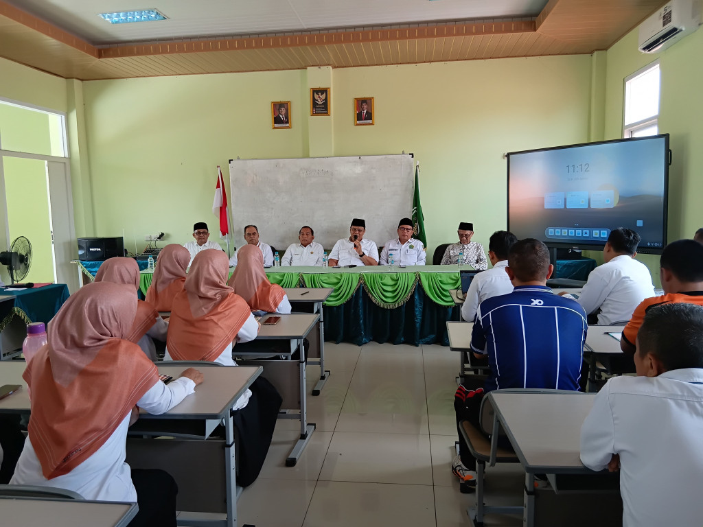 Kakanwil Kemenag Jabar Lakukan Pembinaan di MTsN 5 Sumedang, Dorong Penguatan Zona Integritas