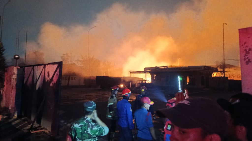 Kebakaran Gudang Elpiji di Bekasi, 12 Orang Jadi Korban 2 Alami Luka Bakar Serius