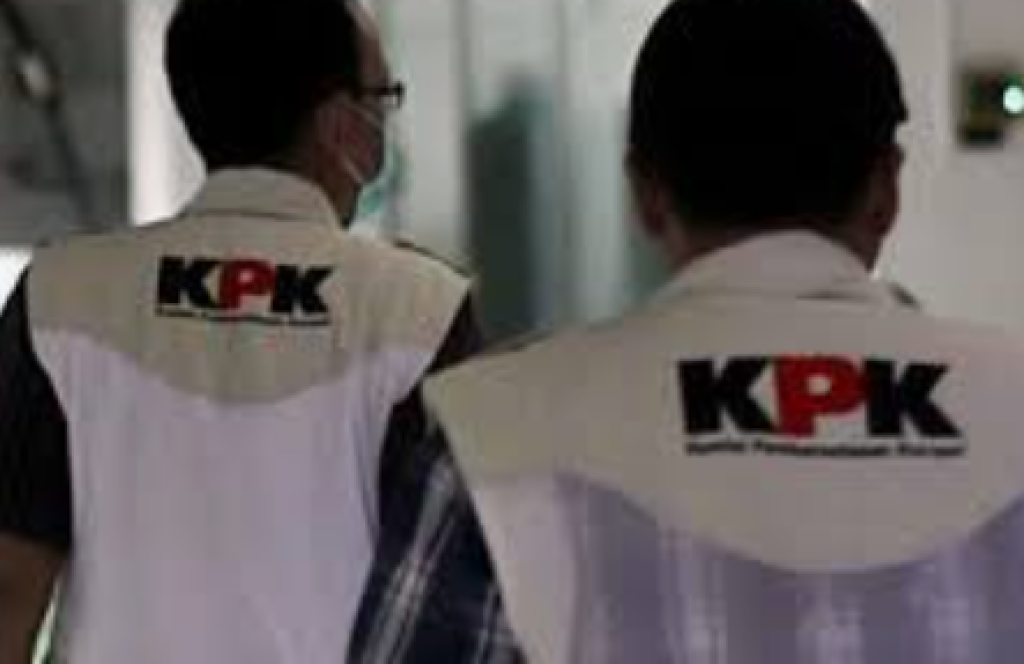 KPK Amankan Bupati Tulungagung, Pejabat Berbondong ke Polres