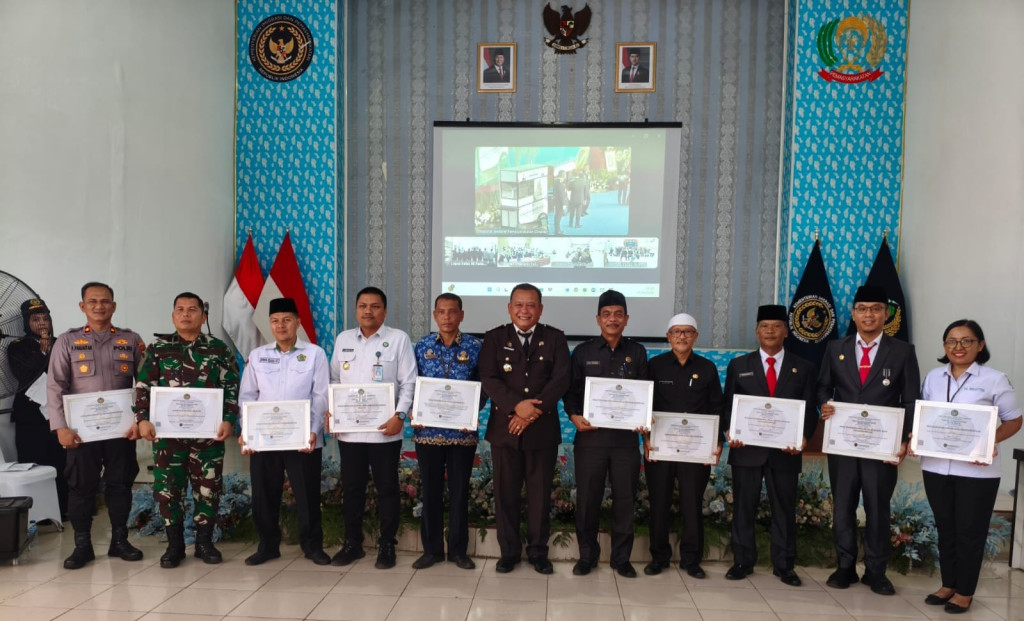 Lapas Padangsidimpuan Beri Penghargaan Mitra dan Tokoh Terbaik di HBP ke-62