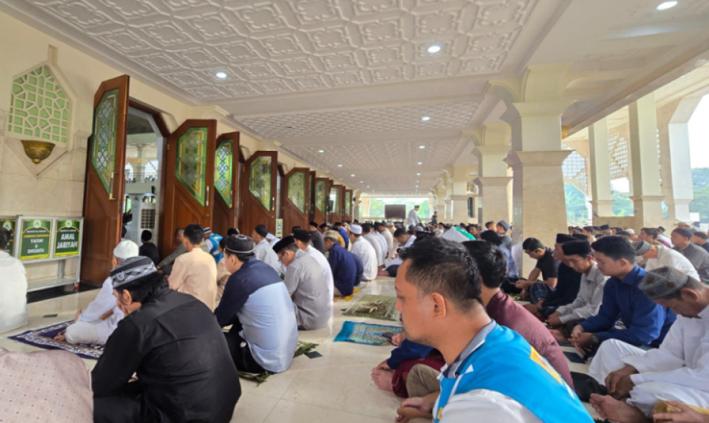 Listrik Andal PLN, Salat Idulfitri di Masjid Al Amjad Tangerang Berlangsung Khidmat dan Lancar