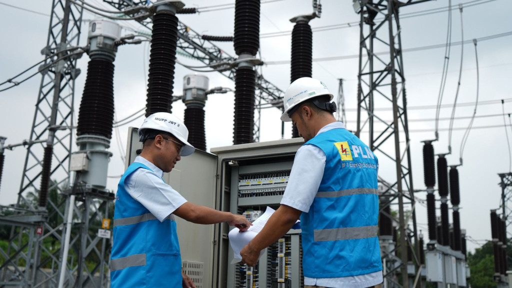 PLN Operasikan Infrastruktur Listrik untuk Industri Besar di Jawa Barat