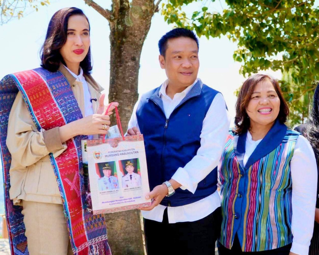 Menteri Pariwisata RI Kunjungan Kerja je Geosite Sipinsur Humbahas