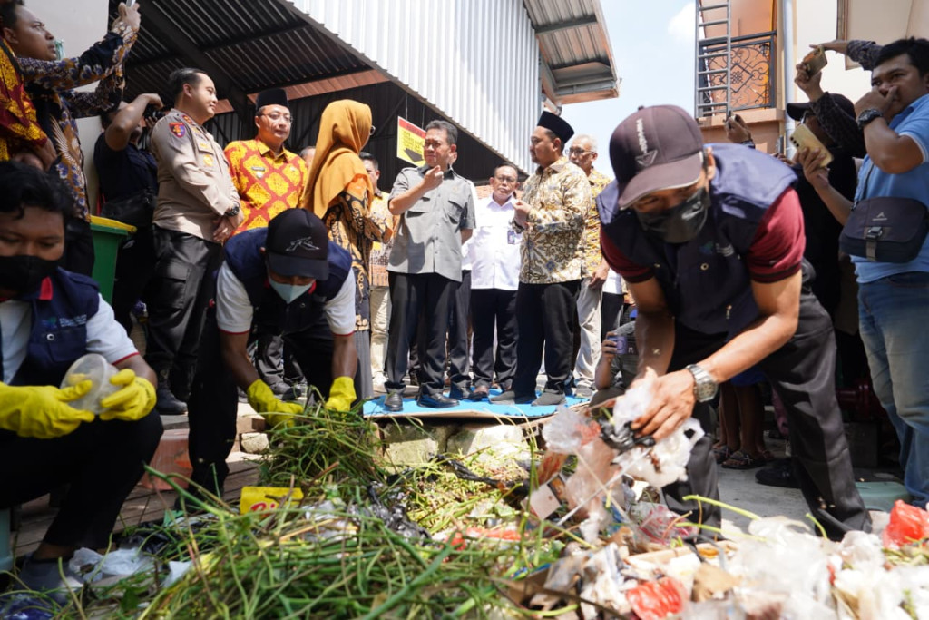Mendag Resmikan Pasar Tematik Industri Sidayu, Dorong Transformasi Pasar Rakyat Jadi Destinasi Wisata
