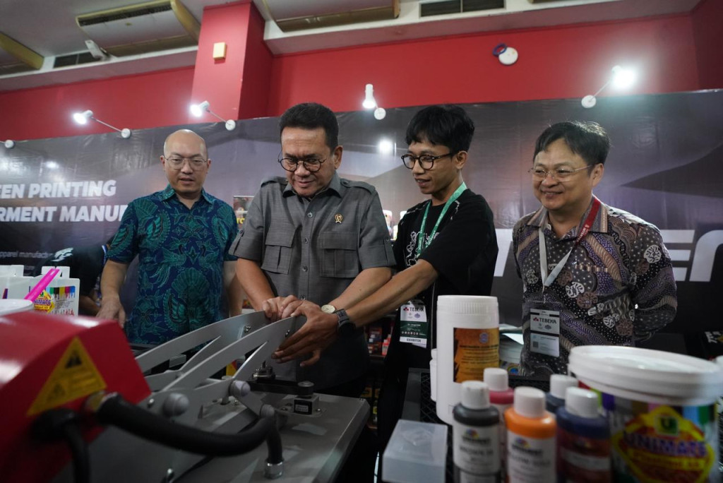 Mendag Resmikan Pasar Tematik Industri Sidayu, Dorong Transformasi Pasar Rakyat Jadi Destinasi Wisata