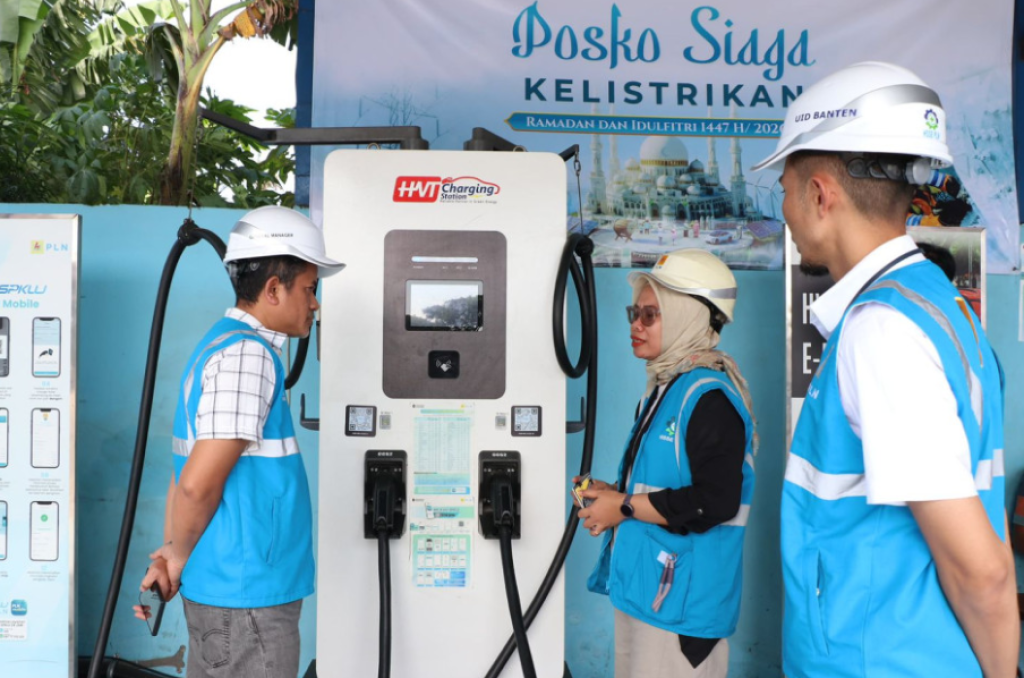 Pastikan Mudik Nyaman dengan Kendaraan Listrik, General Manager PLN UID Banten Terjun Langsung Tinjau Kesiapan SPKLU